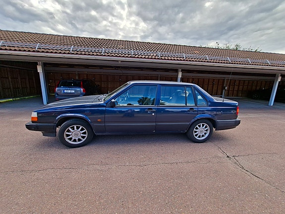 Volvo 940 2 of 3