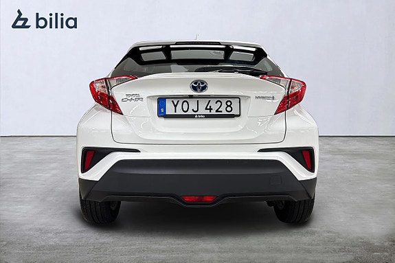 Toyota C-HR 5 of 5