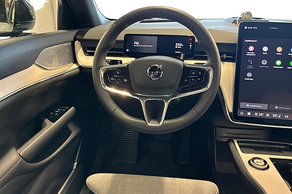 Volvo EX90 11 of 24