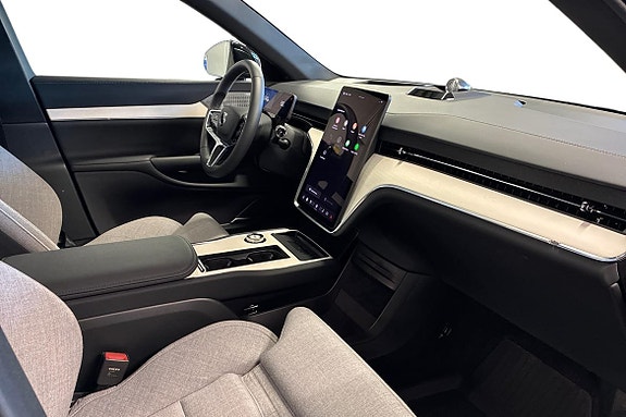 Volvo EX90 7 of 24