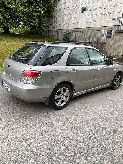 Subaru Impreza 6 of 8