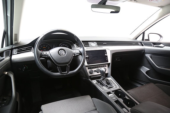 Volkswagen Passat 14 of 29
