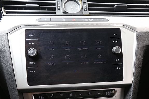 Volkswagen Passat 23 of 29