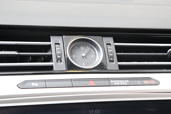 Volkswagen Passat 25 of 29
