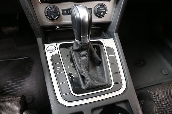 Volkswagen Passat 20 of 29