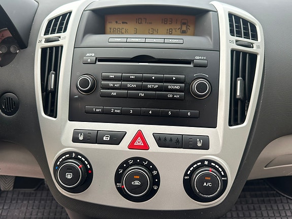 Kia Ceed 13 of 22