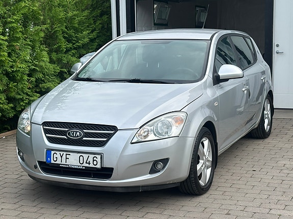 Kia Ceed 2 of 5