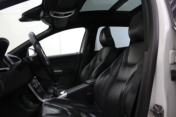 Volvo XC60 13 of 23