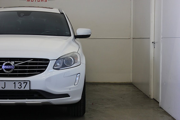 Volvo XC60 4 of 23