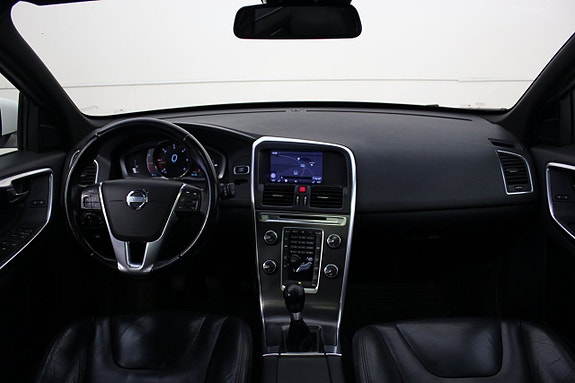 Volvo XC60 16 of 23