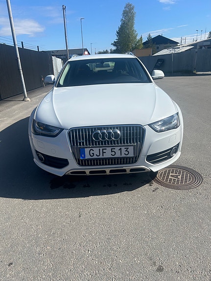 Audi A4 allroad 2 of 12
