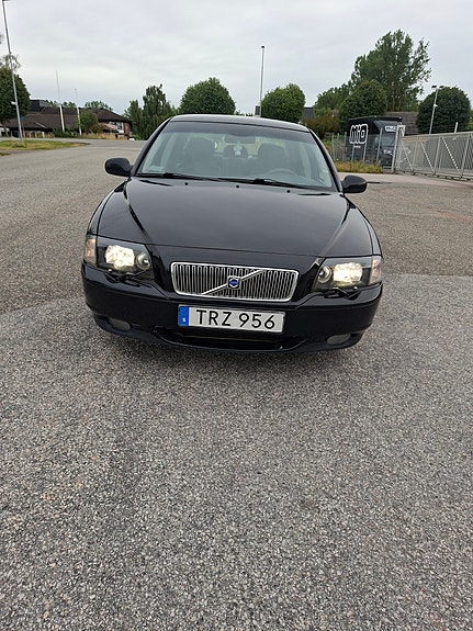 Volvo S80 3 of 5