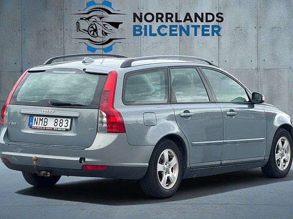 Volvo V50 3 of 5