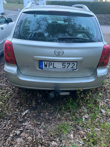 Toyota Avensis 4 of 5