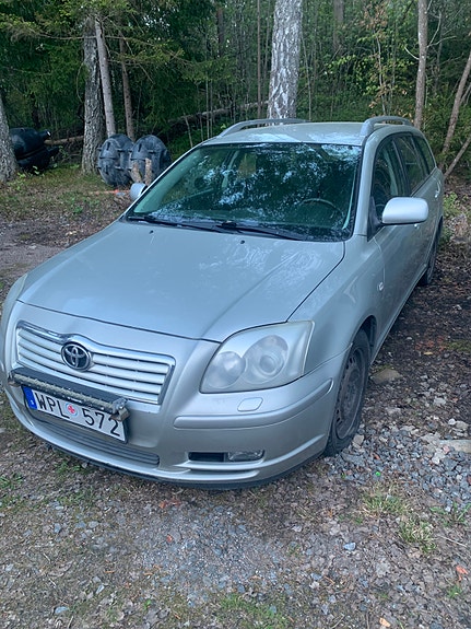 Toyota Avensis 3 of 5