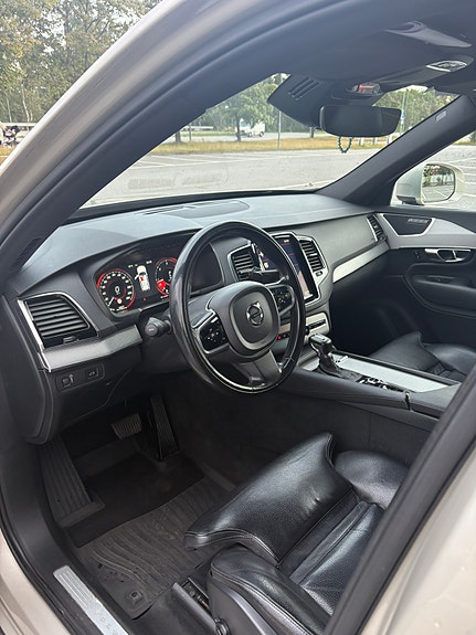 Volvo XC90 5 of 5