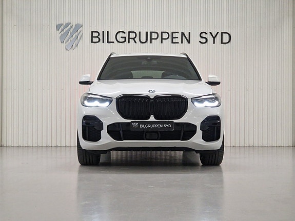 BMW X5 2 of 5