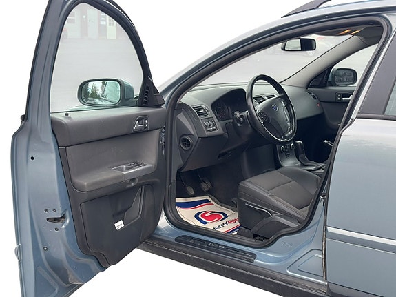 Volvo V50 6 of 13