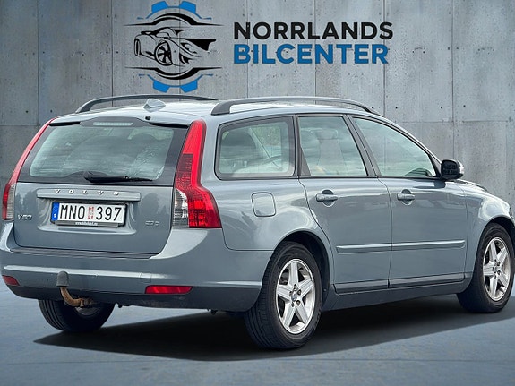 Volvo V50 3 of 5