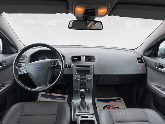 Volvo V50 8 of 13