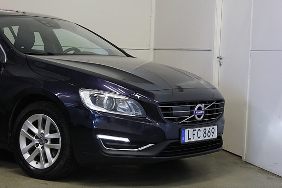 Volvo V60 4 of 22