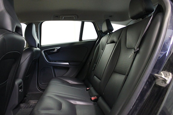 Volvo V60 11 of 22