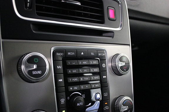 Volvo V60 15 of 22