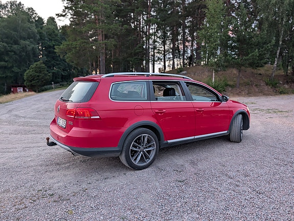 Volkswagen Passat Alltrack 4 of 4