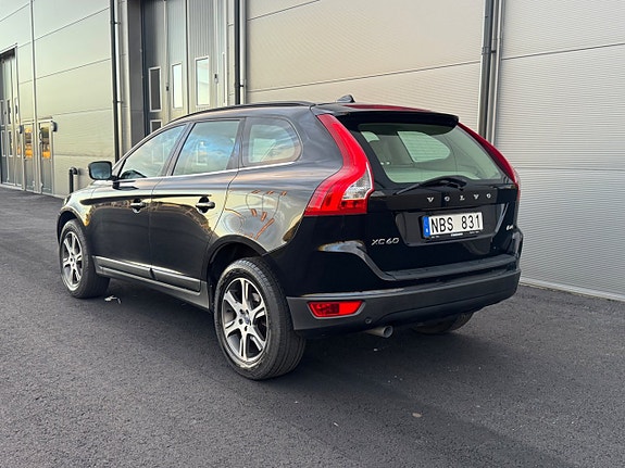 Volvo XC60 3 of 5