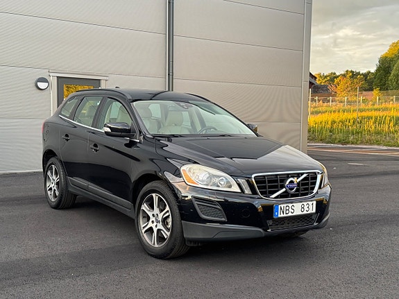 Volvo XC60 2 of 5