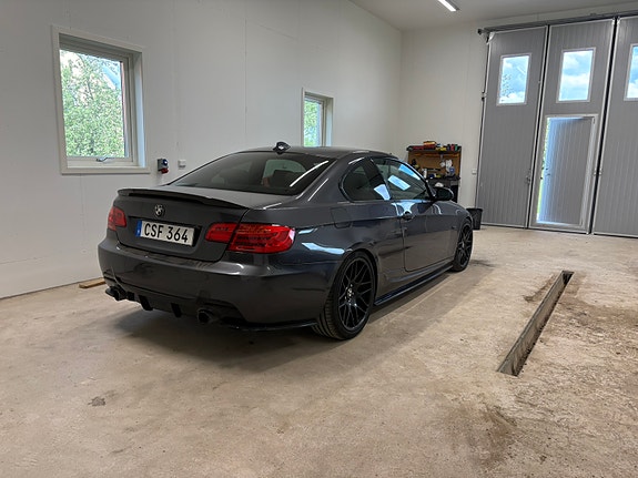BMW 325d 3 of 5