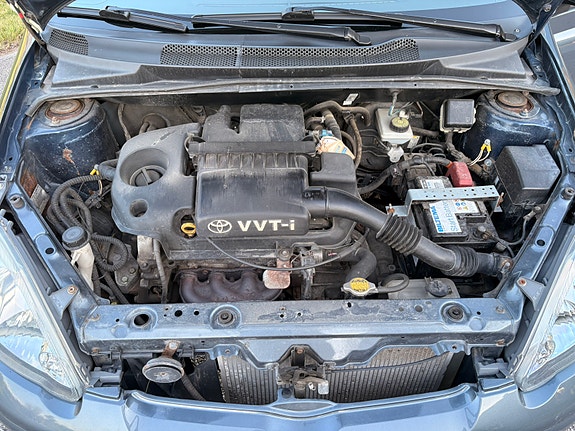 Toyota Yaris 16 of 22