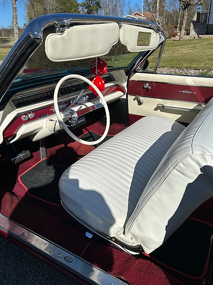 Oldsmobile Dynamic 88 3 of 5
