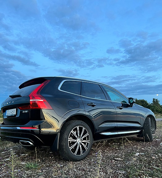 Volvo XC60 2 of 5