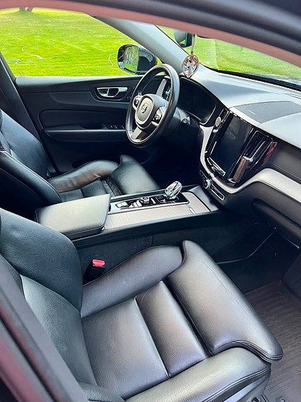 Volvo XC60 8 of 9