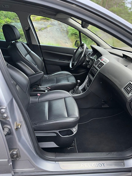 Peugeot 307 SW 5 of 6