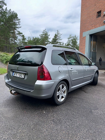 Peugeot 307 SW 3 of 6
