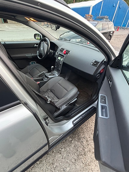 Volvo V50 5 of 5