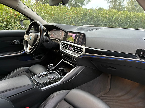 BMW 320d 3 of 3