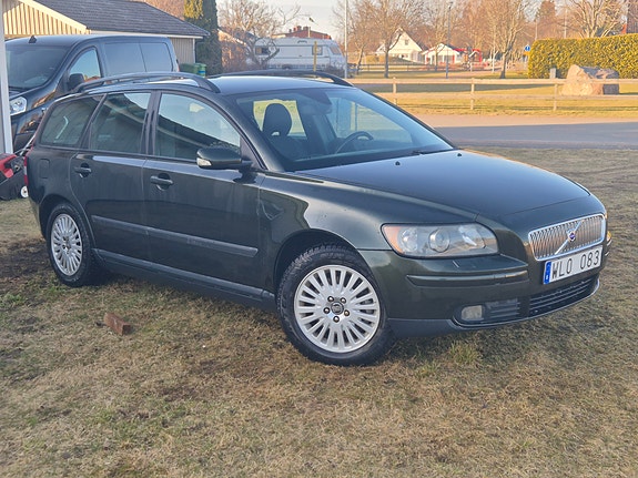 Volvo V50 3 of 4