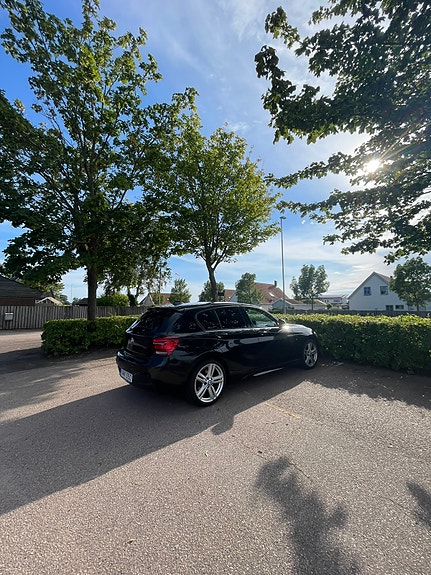 BMW 116i 3 of 5