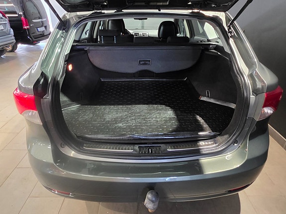 Toyota Avensis 12 of 12