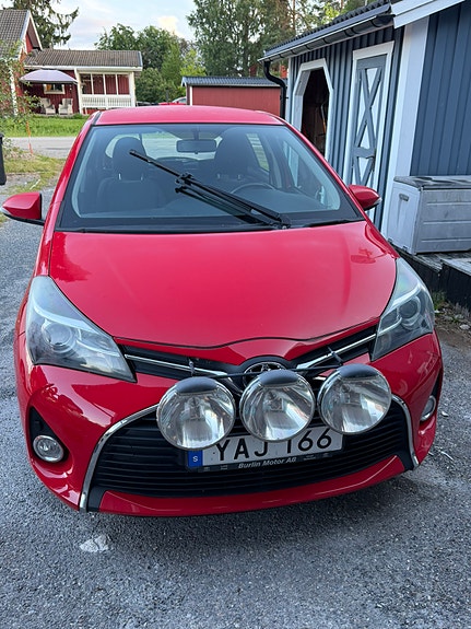 Toyota Yaris 6 of 10