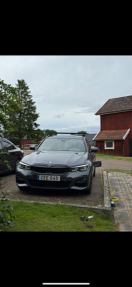 BMW 330e 4 of 6