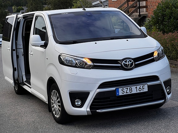Toyota Proace Verso 2 of 5