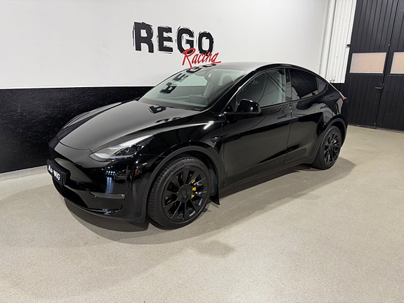 Tesla Model Y 2 of 5