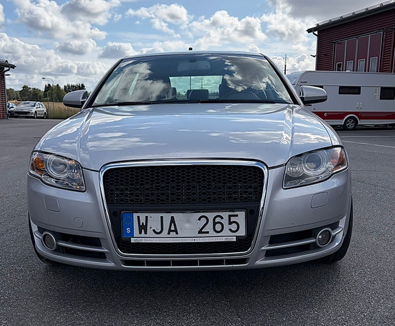 Audi A4 6 of 19