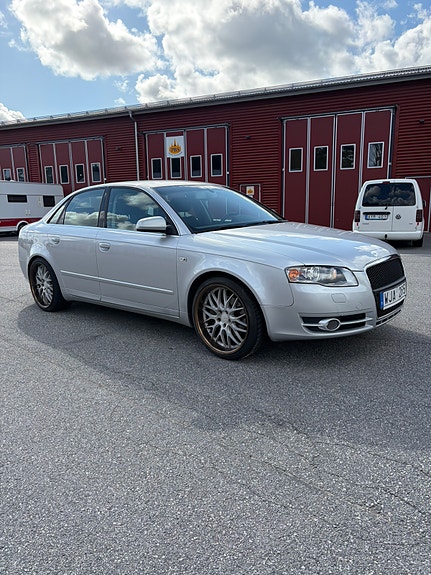 Audi A4 9 of 19