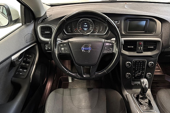 Volvo V40 16 of 23