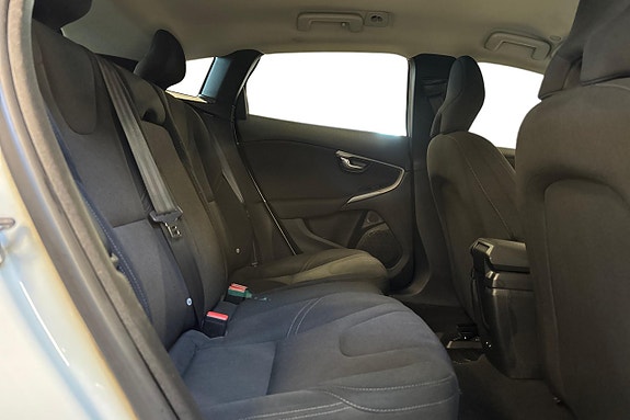 Volvo V40 14 of 23